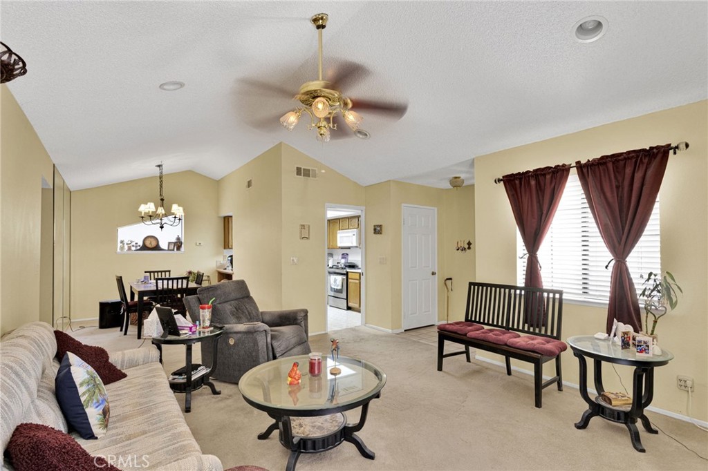 19270 Pine Way Property Photo 10