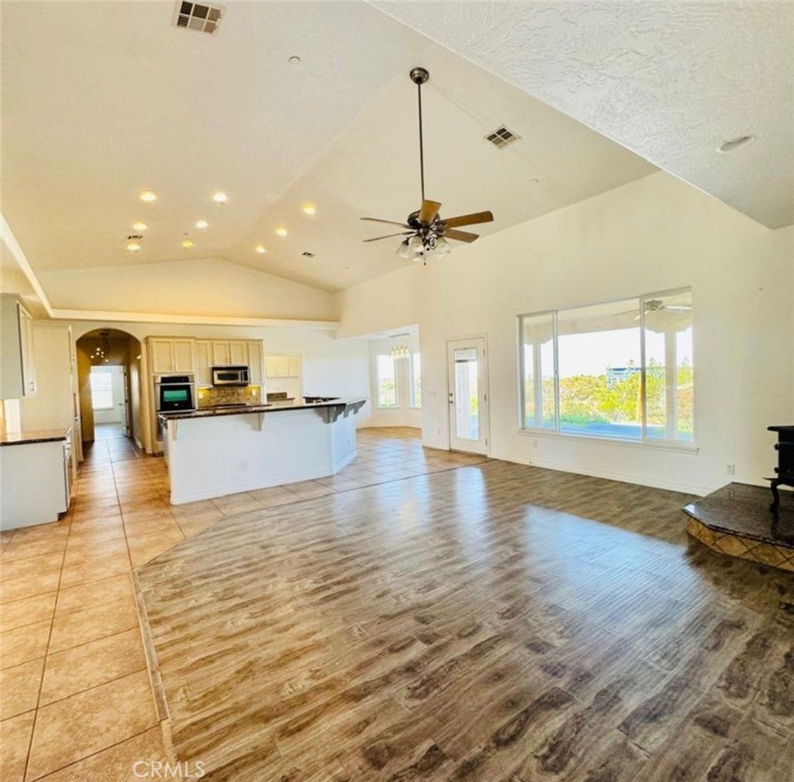 7438 Woodcliff Property Photo 6