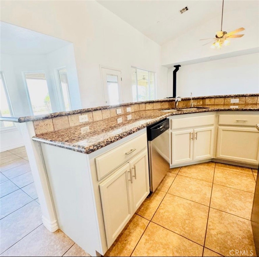 7438 Woodcliff Property Photo 9