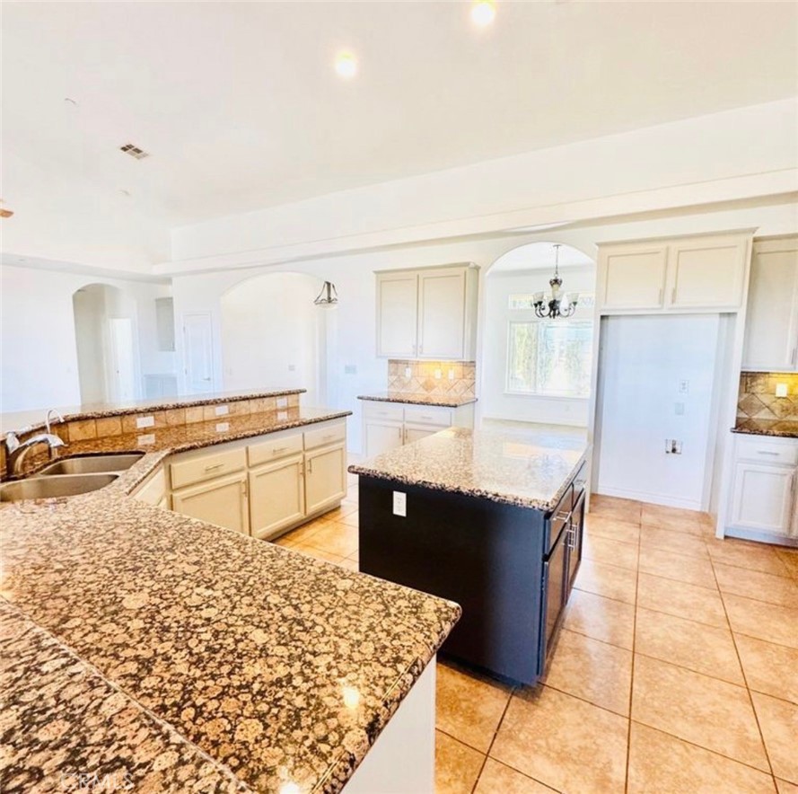 7438 Woodcliff Property Photo 12