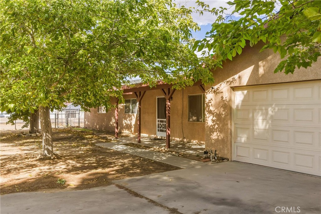 8105 Minstead Property Photo 1