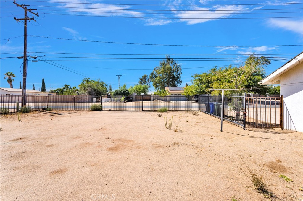 13015 La Habra Property Photo 29