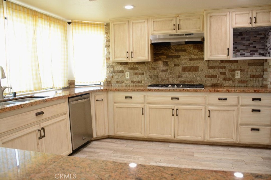4396 Mataro Road Property Photo 4