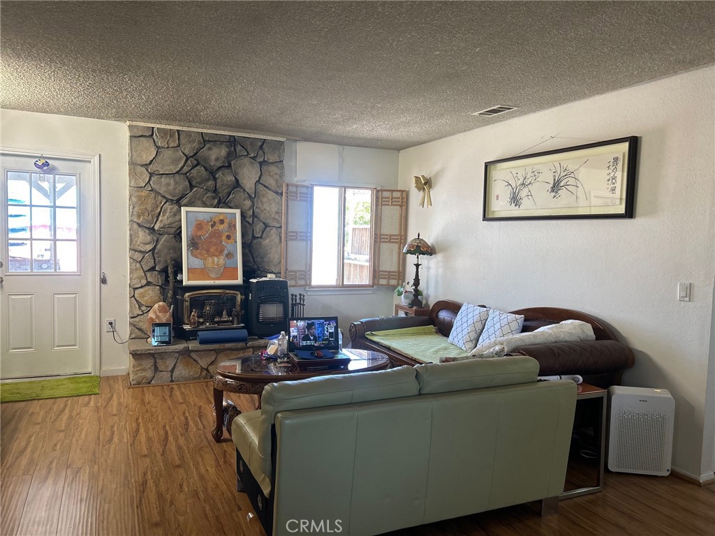 3874 Elsinore Rd Property Photo 5