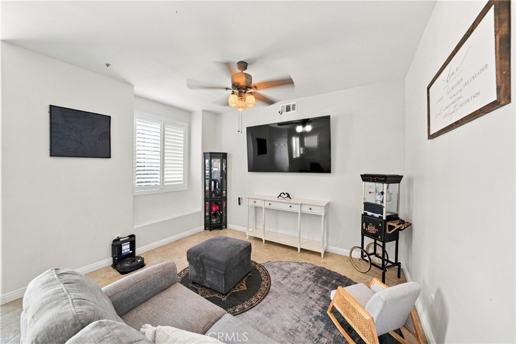 28031 Stonegate Court Property Photo 4