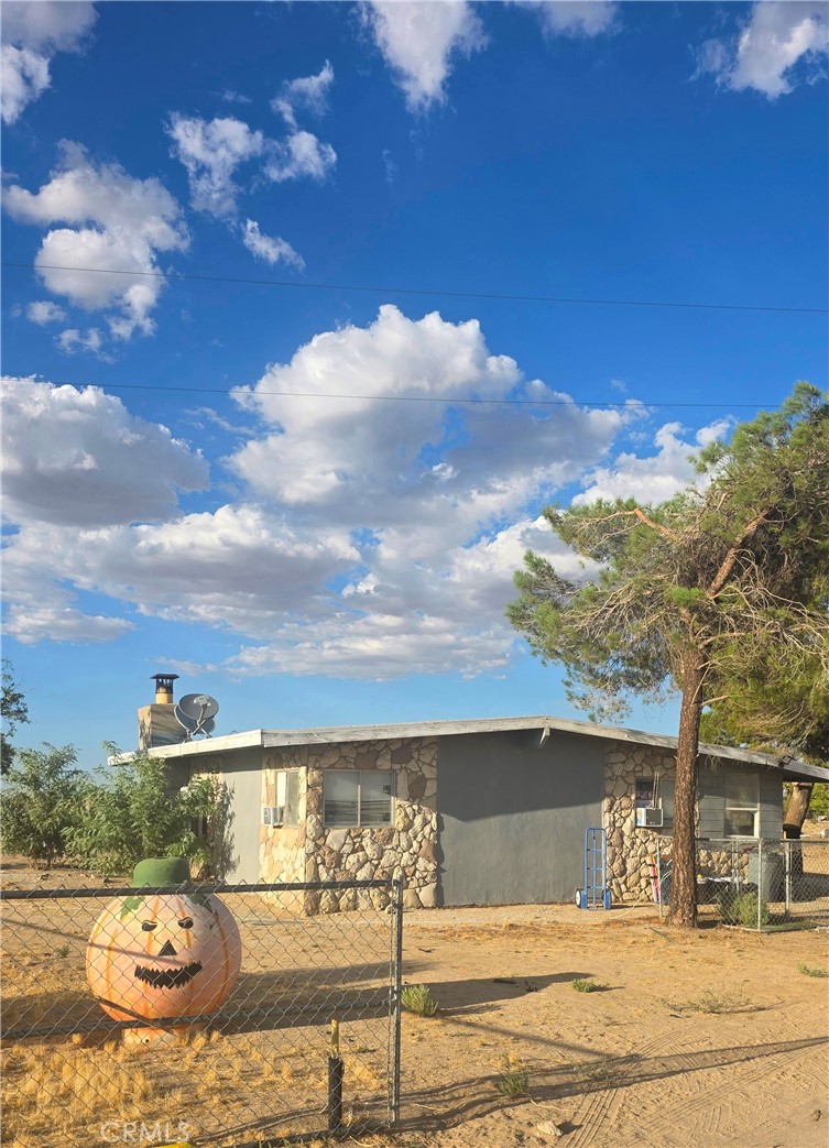 20515 Us Highway 395 Property Photo 2