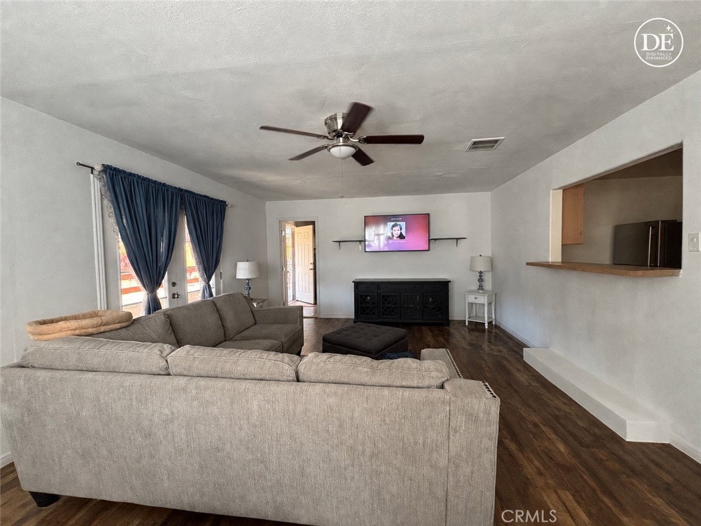 1900 Sunrise Property Photo 4