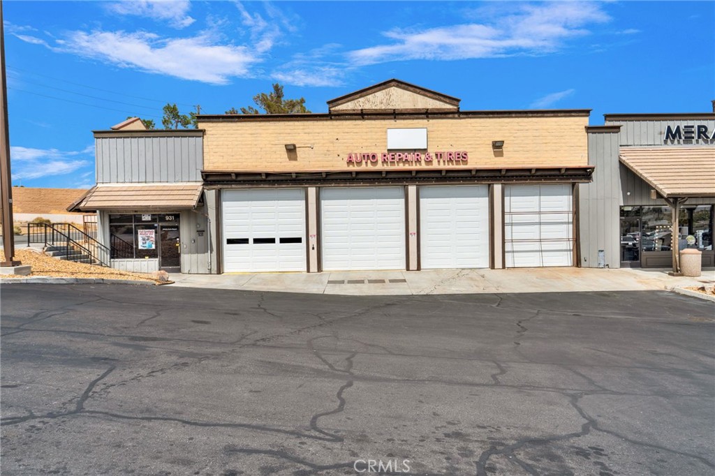 931 Armory Property Photo 3