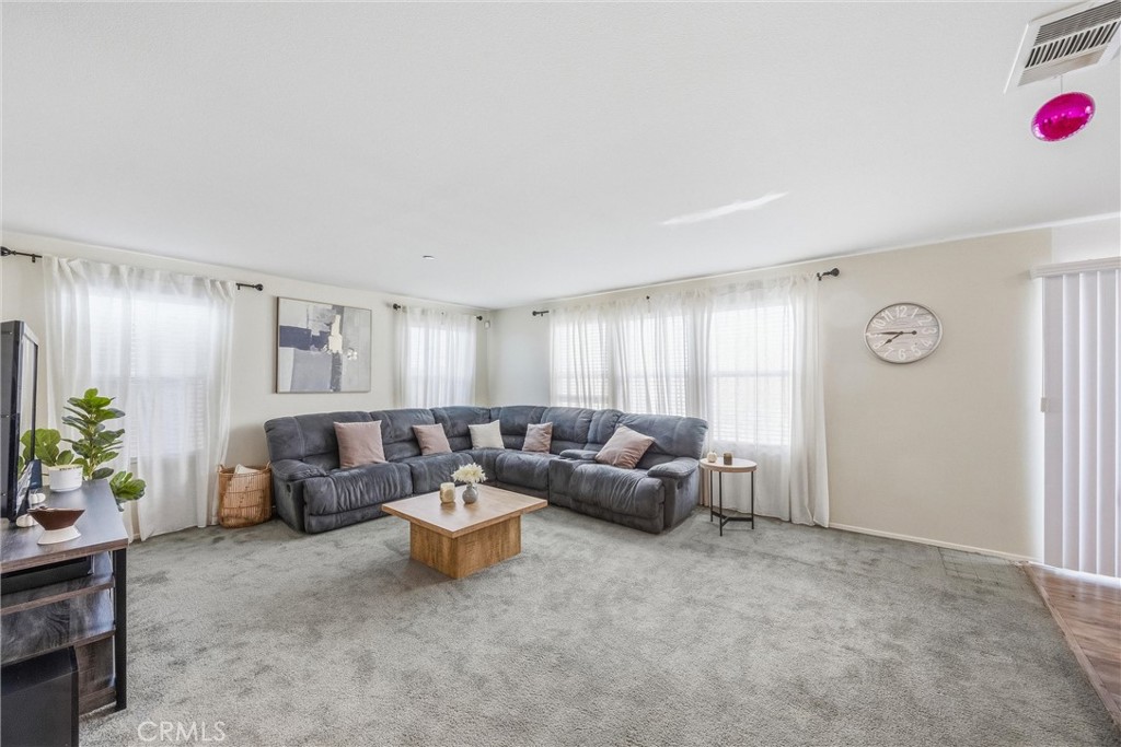 16039 Cordova Property Photo 5