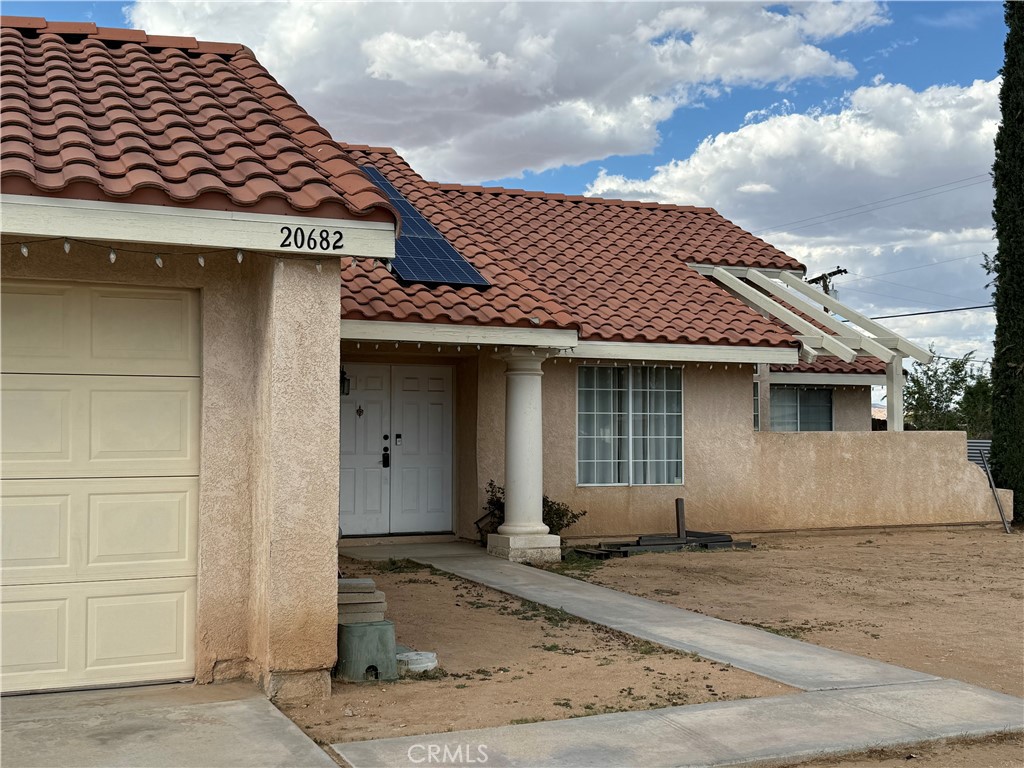 20682 Pahute Road Property Photo 2