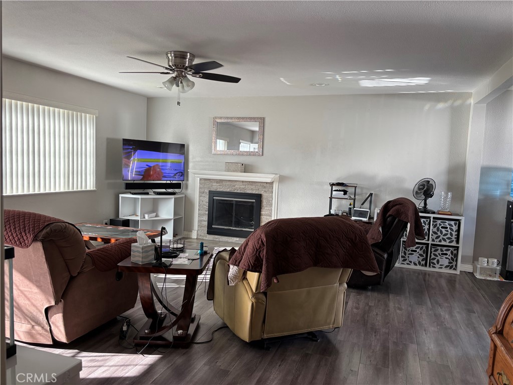 12632 Adrian Property Photo 4