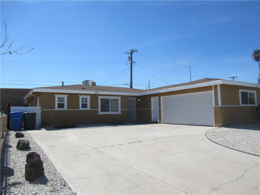 904 Las Amigas Drive Property Photo 1