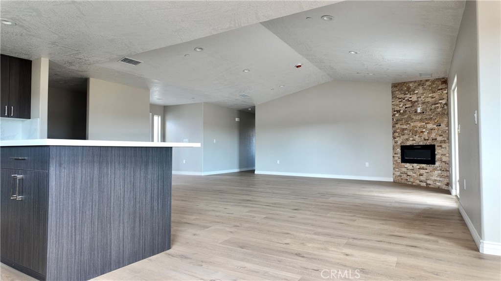 15271 Sycamore St. Property Photo 8