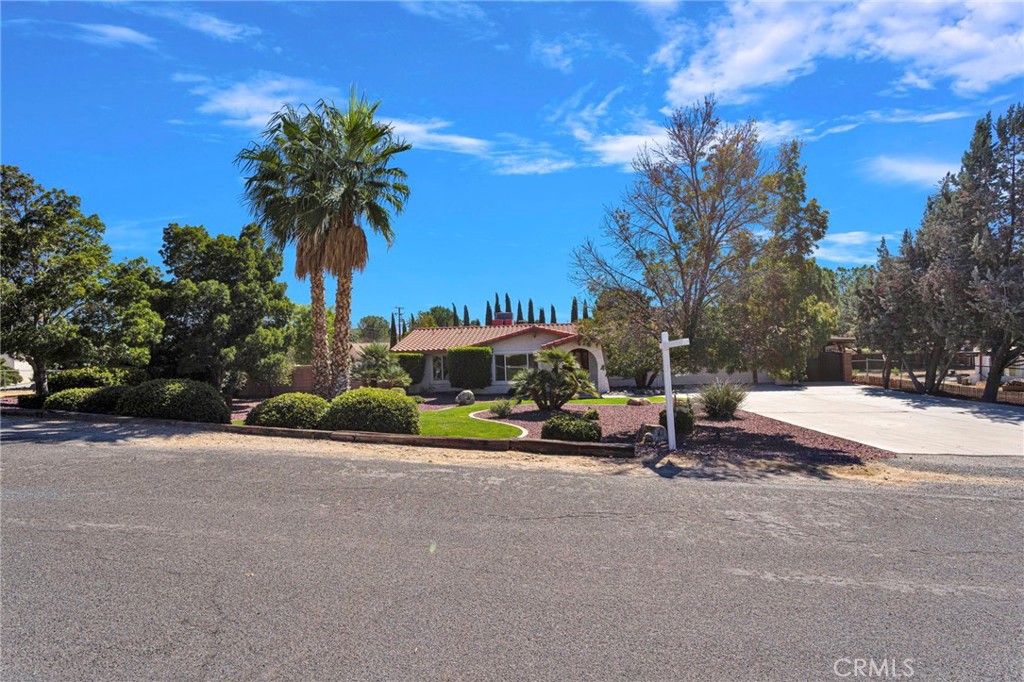 15033 Riverside Way Property Photo 4