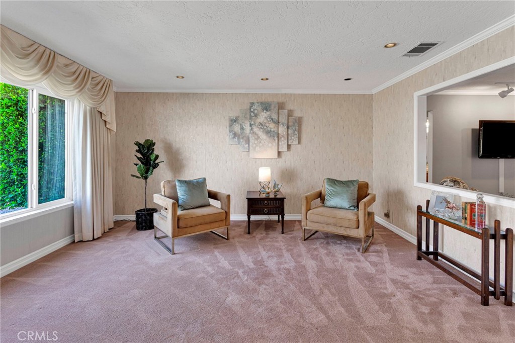 15033 Riverside Way Property Photo 8