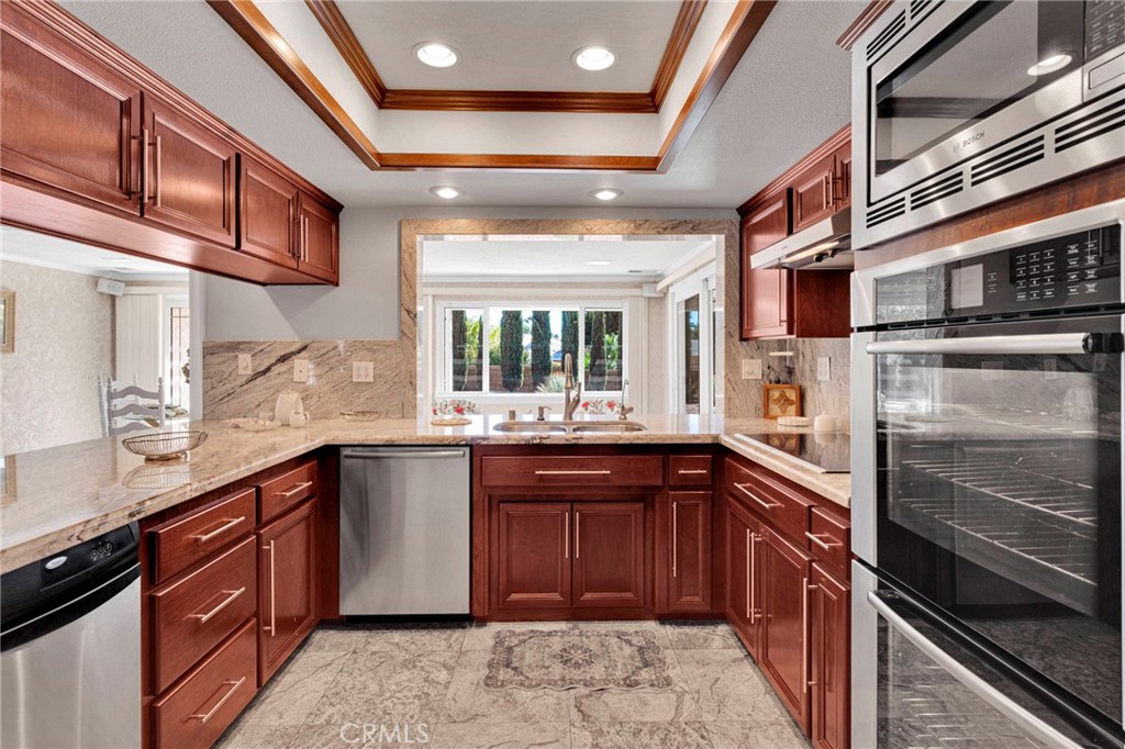 15033 Riverside Way Property Photo 12