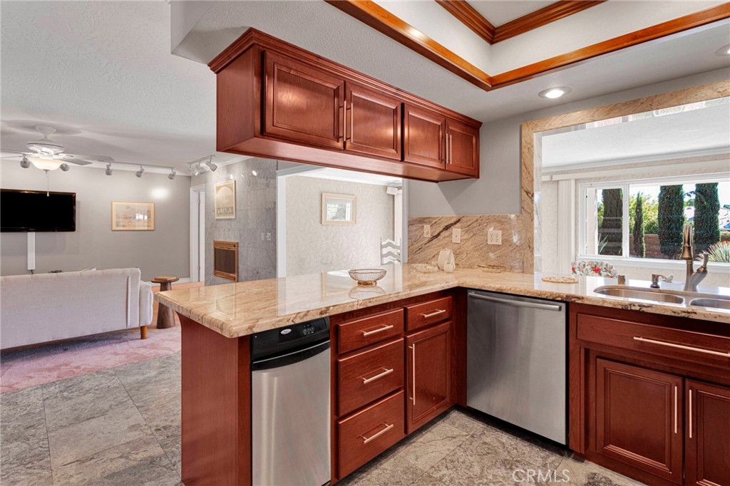 15033 Riverside Way Property Photo 13