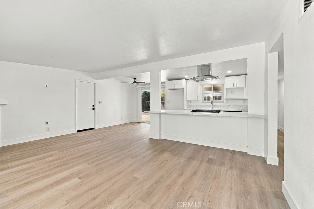 9390 3rd Avenue Property Photo 9