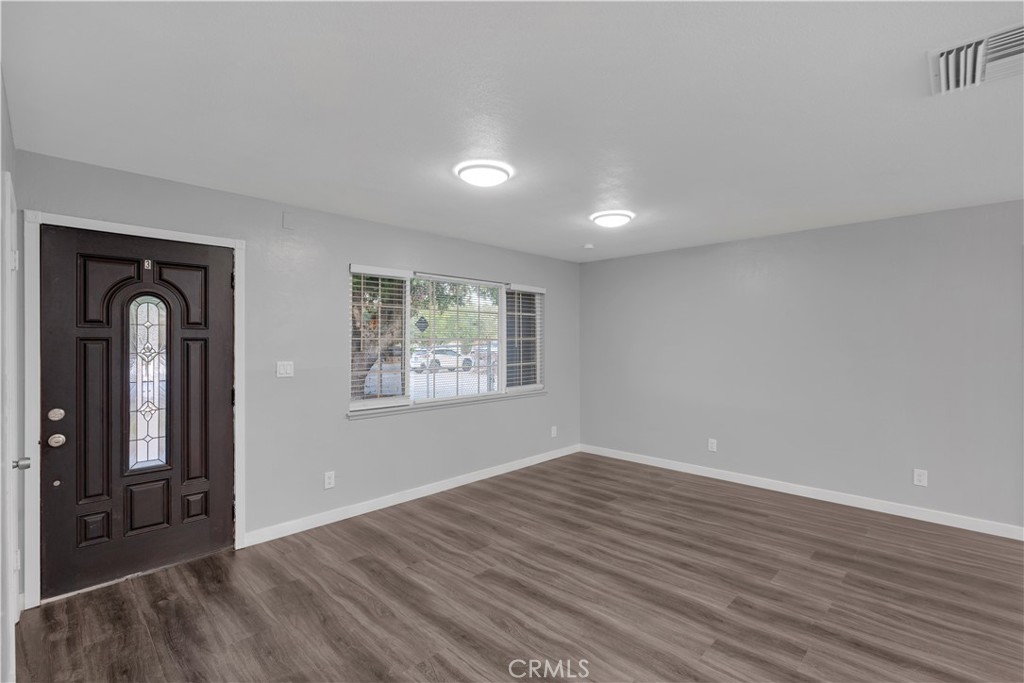 10814 Victor Property Photo 4