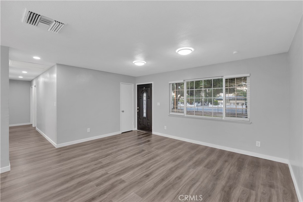 10814 Victor Property Photo 5