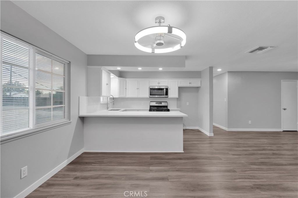 10814 Victor Property Photo 9