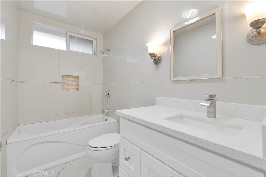 10814 Victor Property Photo 18
