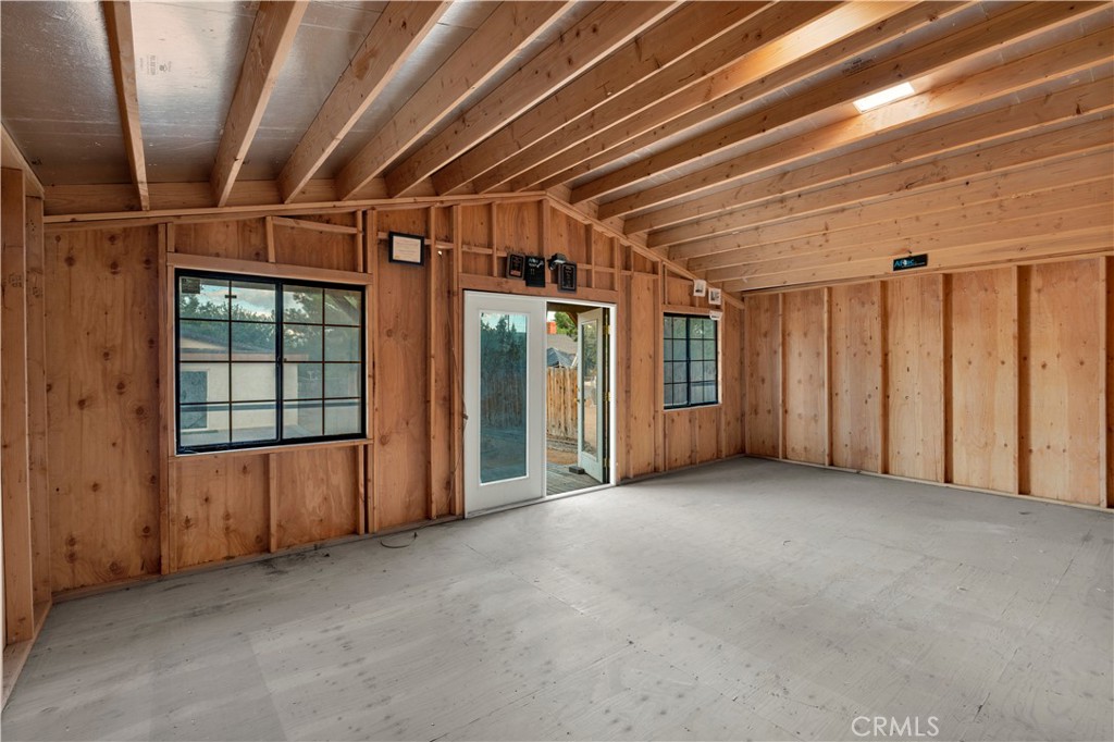 10814 Victor Property Photo 30