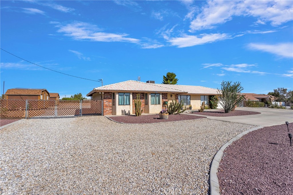 18494 Mojave Property Photo 3