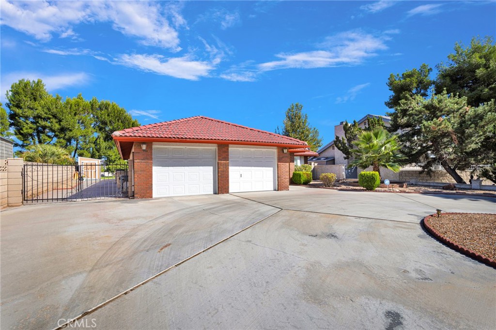 13355 Stoneridge Drive Property Photo 6