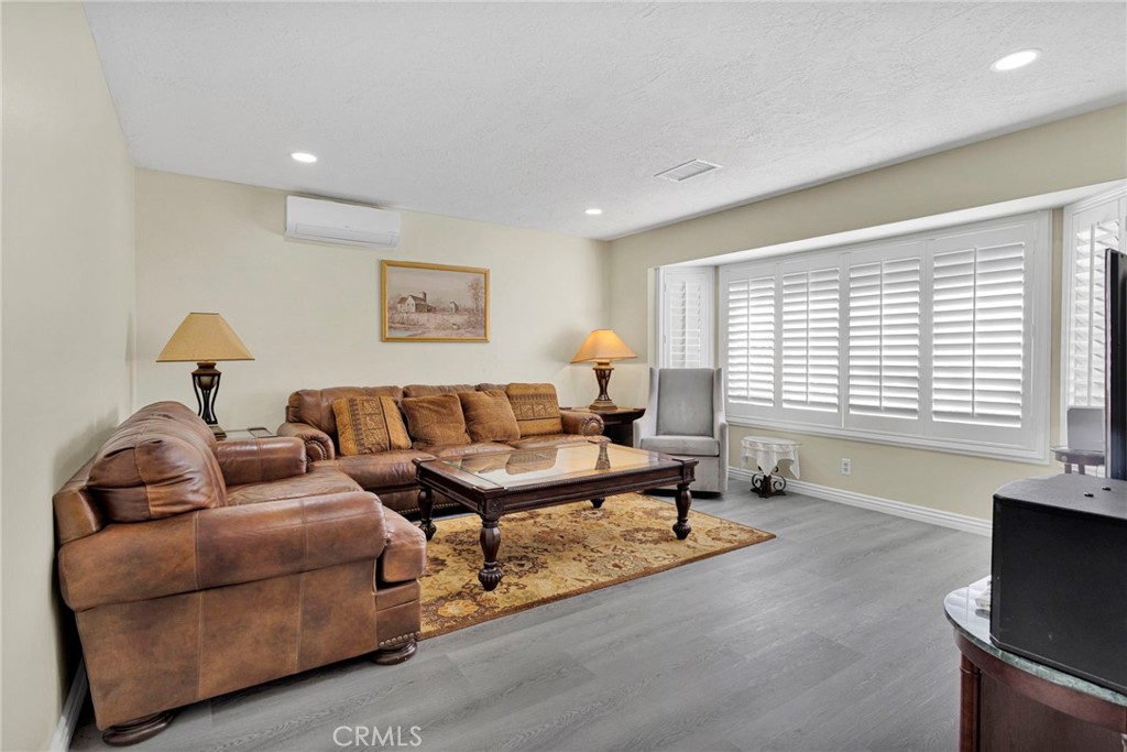 13355 Stoneridge Drive Property Photo 9