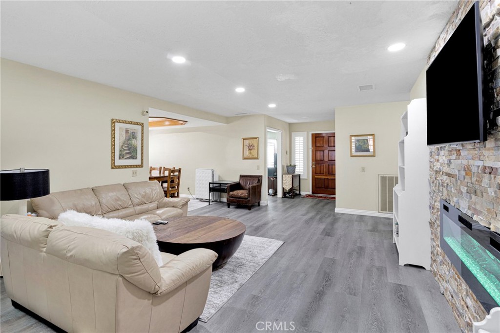 13355 Stoneridge Drive Property Photo 13