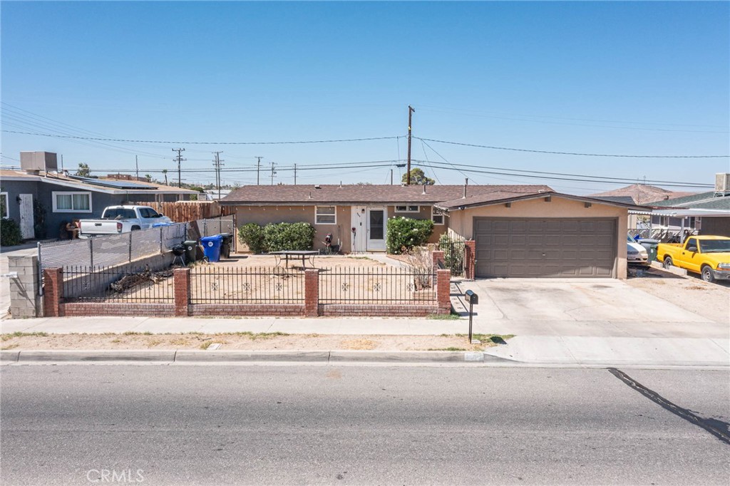 560 S Muriel Property Photo 1