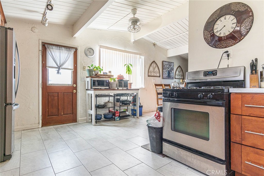 560 S Muriel Property Photo 3