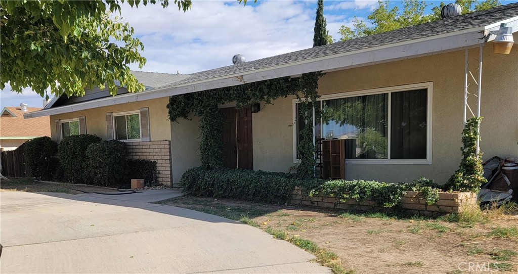 15645 Avion Lane Property Photo 1