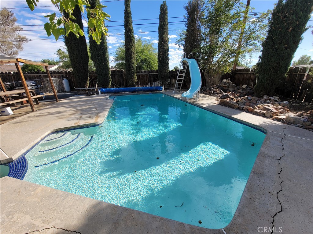 15645 Avion Lane Property Photo 4