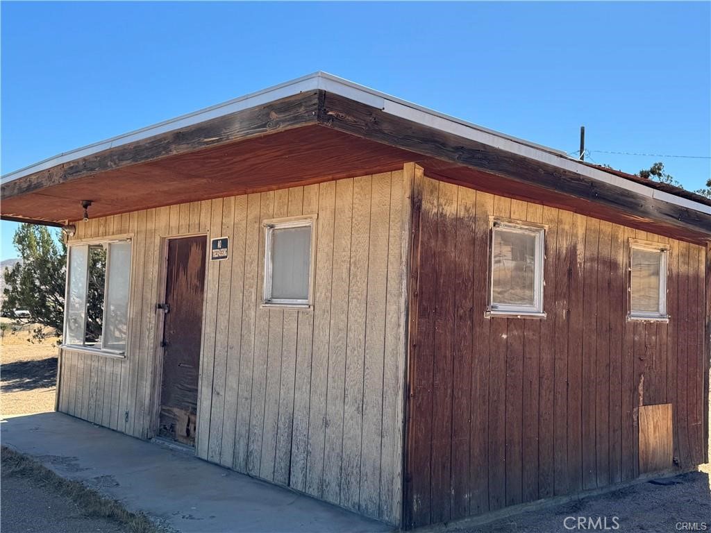 23766 Valley View Property Photo 5
