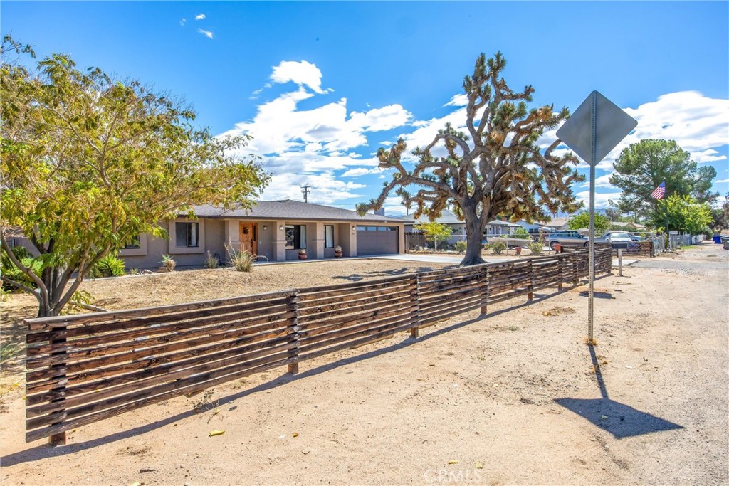 13231 Iroquois Property Photo 3