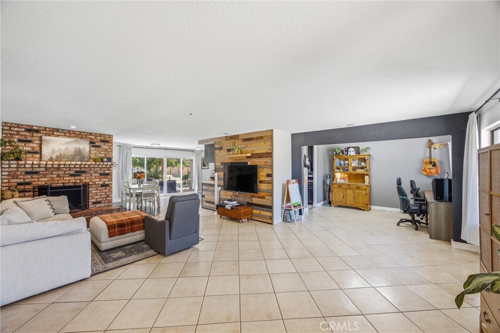 13231 Iroquois Property Photo 5