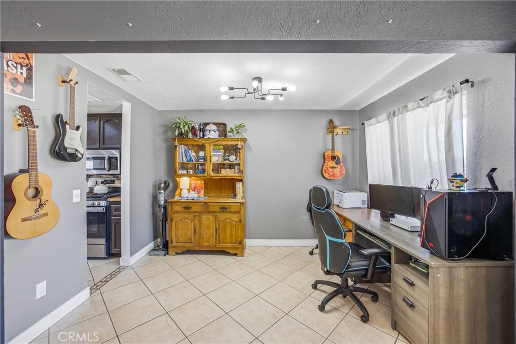 13231 Iroquois Property Photo 7