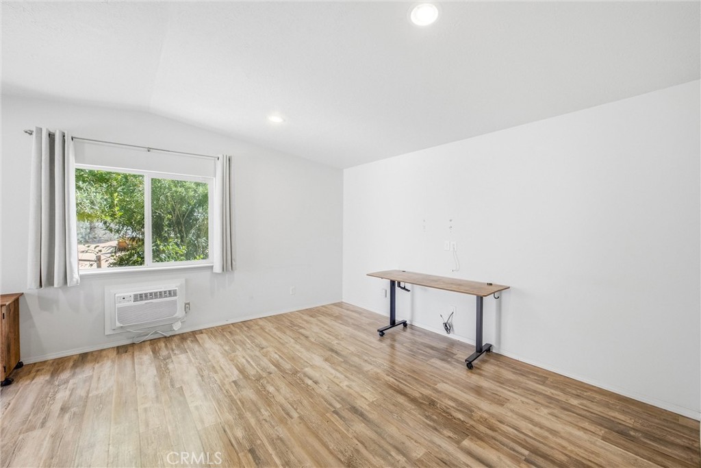 13231 Iroquois Property Photo 25