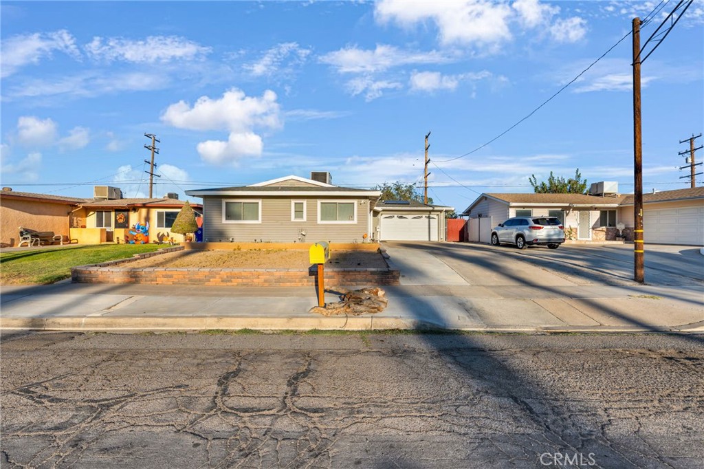 661 Stevens Property Photo 3