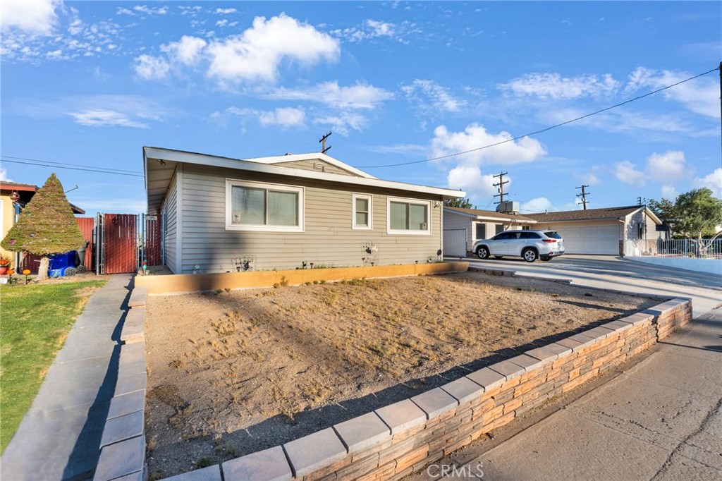 661 Stevens Property Photo 5