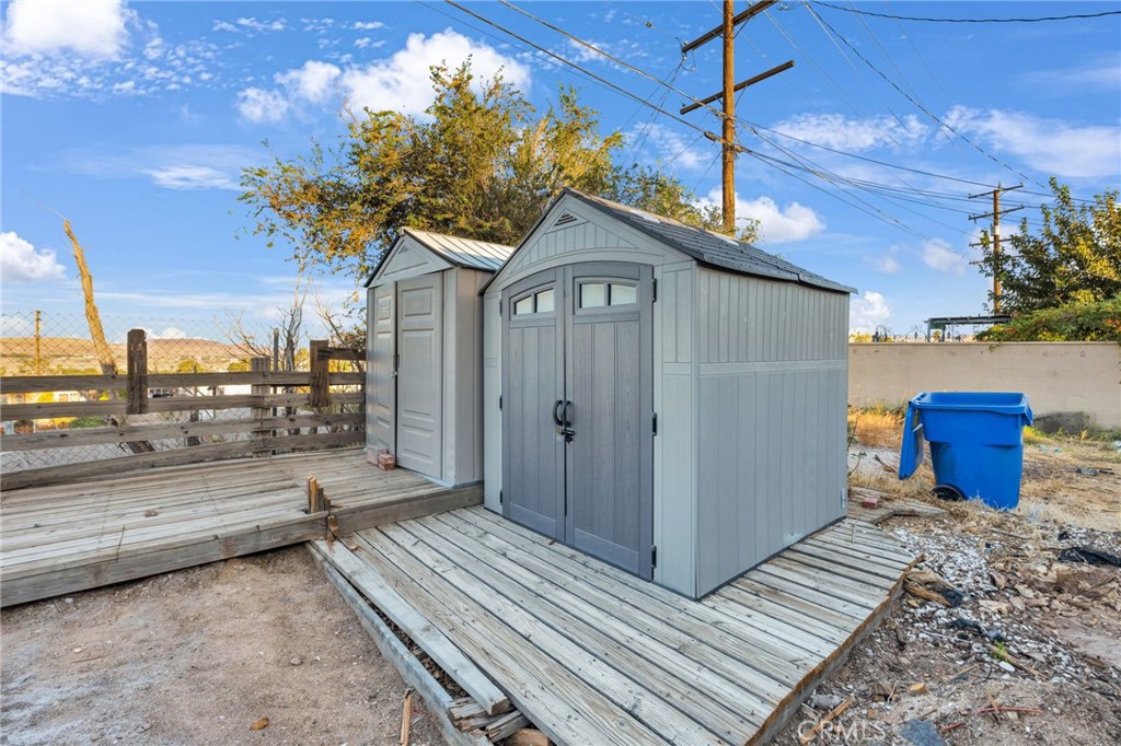 661 Stevens Property Photo 32