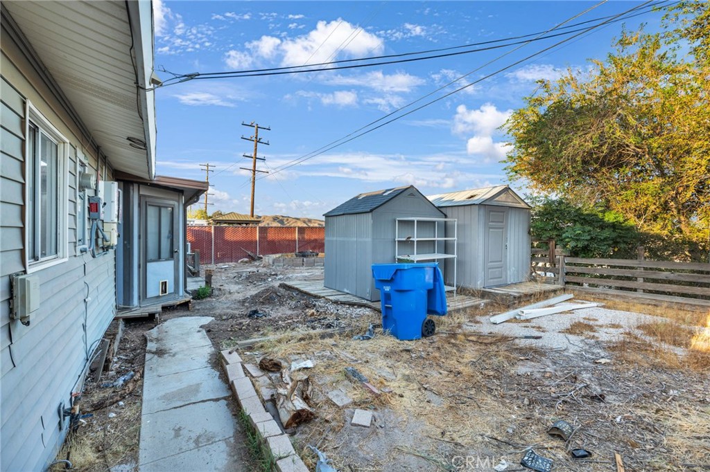661 Stevens Property Photo 33