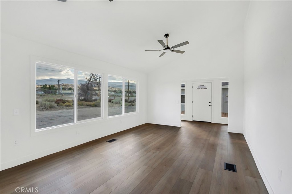 3932 Nielson Road Property Photo 6