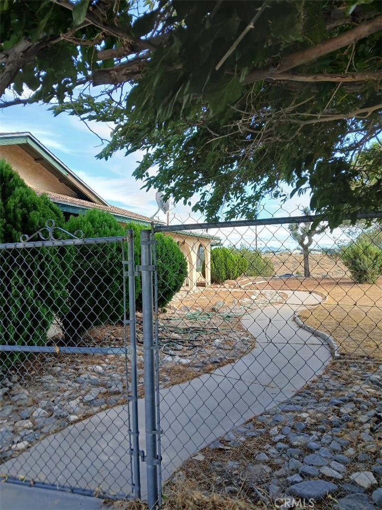 10722 Phelan Road Property Photo 3