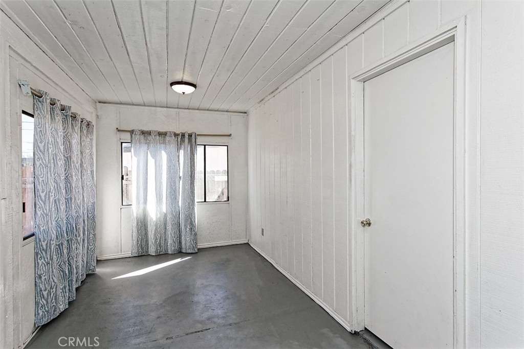 16188 Live Oak Property Photo 9