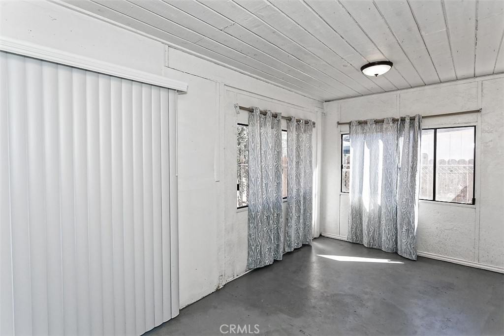 16188 Live Oak Property Photo 10