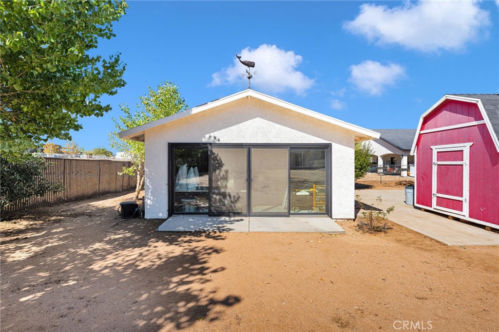 16326 Eucalyptus Street Property Photo 3