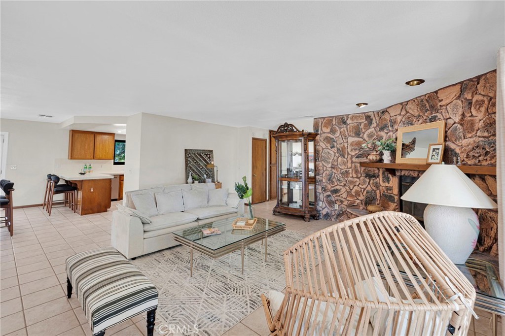 16326 Eucalyptus Street Property Photo 5